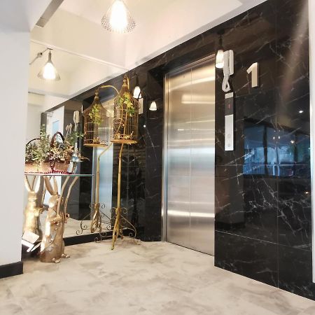 Abc@48 Hotel & Service Apartment Банкок Екстериор снимка