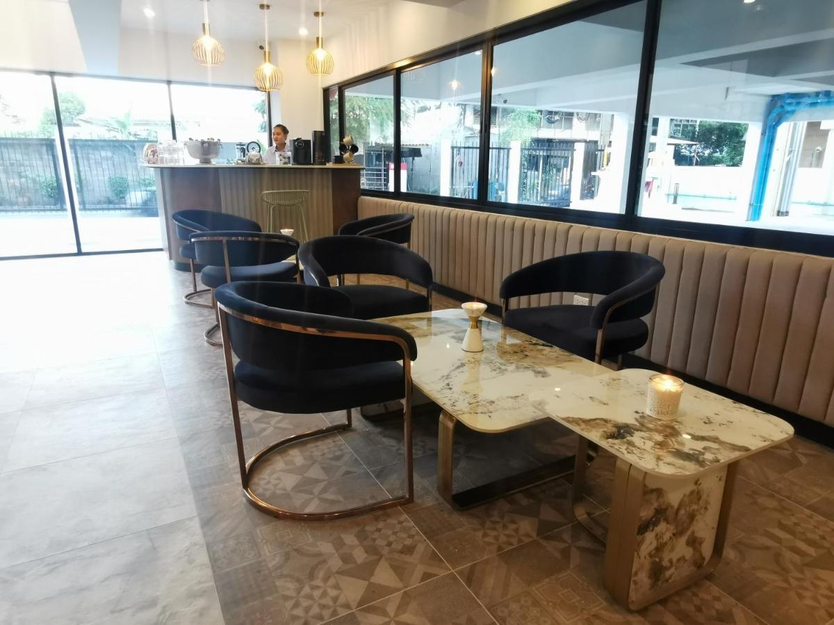 Abc@48 Hotel & Service Apartment Банкок Екстериор снимка